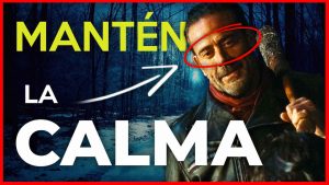 hombre mirando fíjamente enfrente